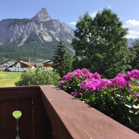 Haus Karl's Ruh Bed & Breakfast Ehrwald Bagian luar foto