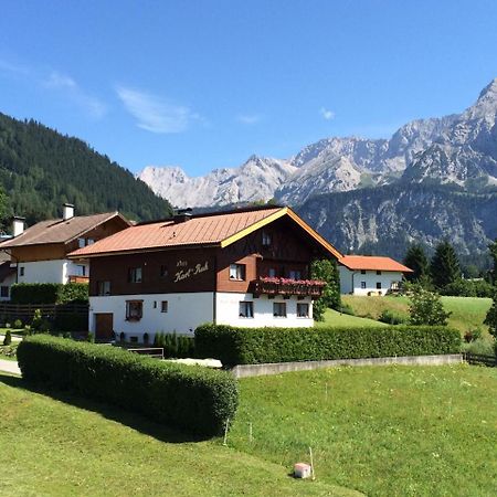 Haus Karl's Ruh Bed & Breakfast Ehrwald Bagian luar foto
