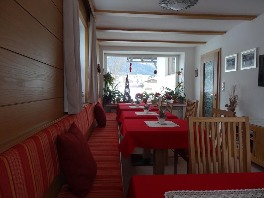 Haus Karl's Ruh Bed & Breakfast Ehrwald Bagian luar foto