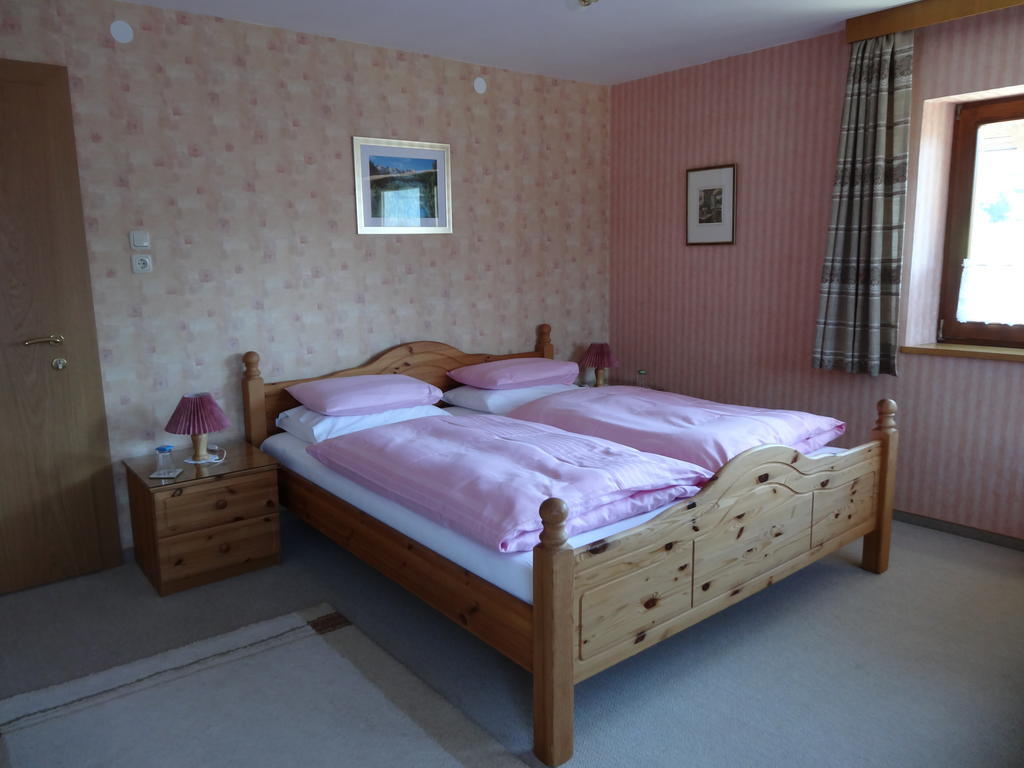 Haus Karl's Ruh Bed & Breakfast Ehrwald Ruang foto