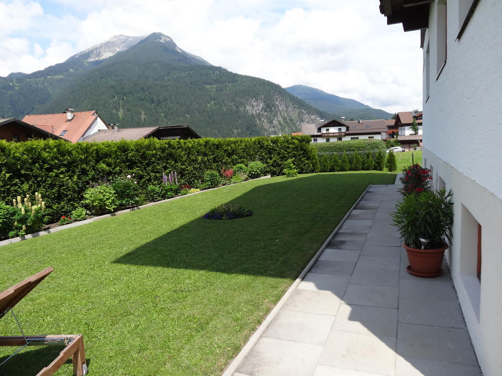 Haus Karl's Ruh Bed & Breakfast Ehrwald Bagian luar foto