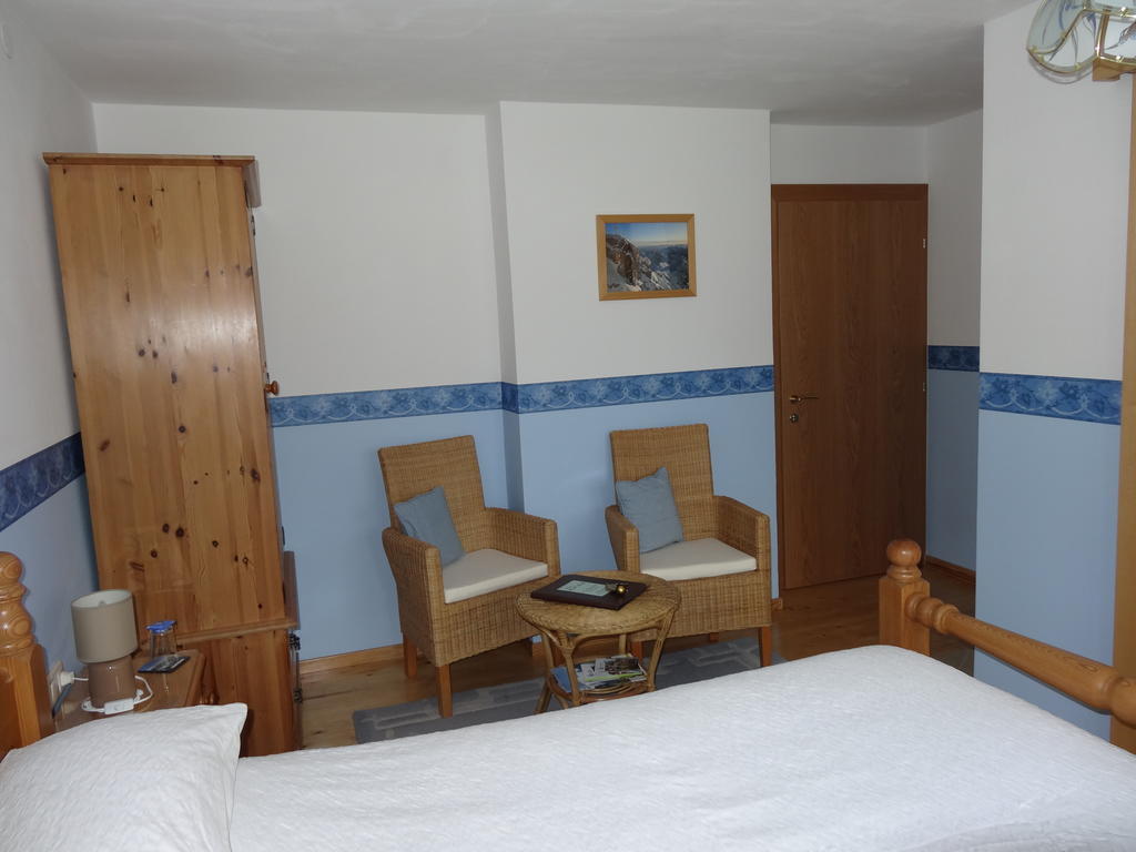 Haus Karl's Ruh Bed & Breakfast Ehrwald Ruang foto