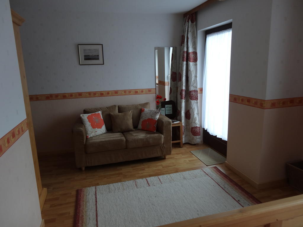 Haus Karl's Ruh Bed & Breakfast Ehrwald Ruang foto