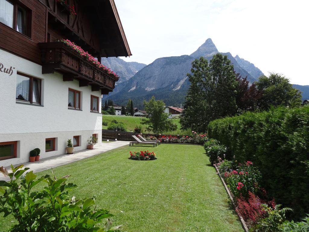 Haus Karl's Ruh Bed & Breakfast Ehrwald Bagian luar foto
