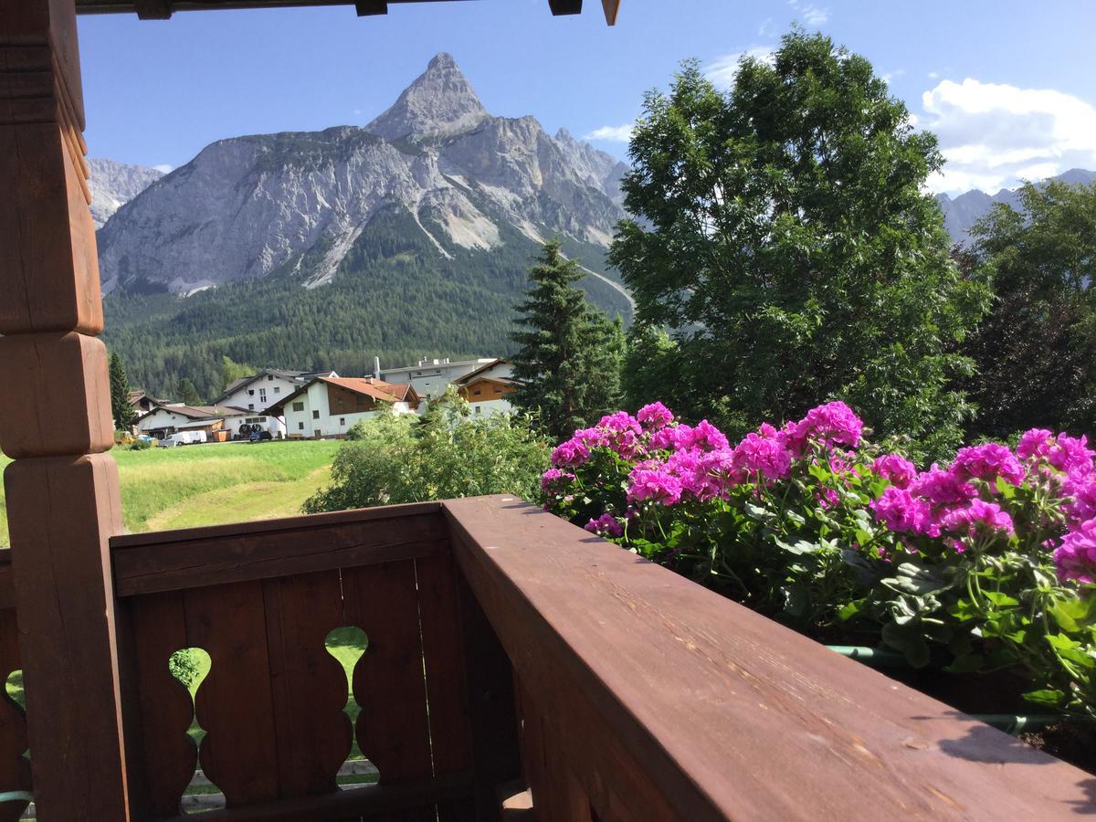 Haus Karl's Ruh Bed & Breakfast Ehrwald Bagian luar foto