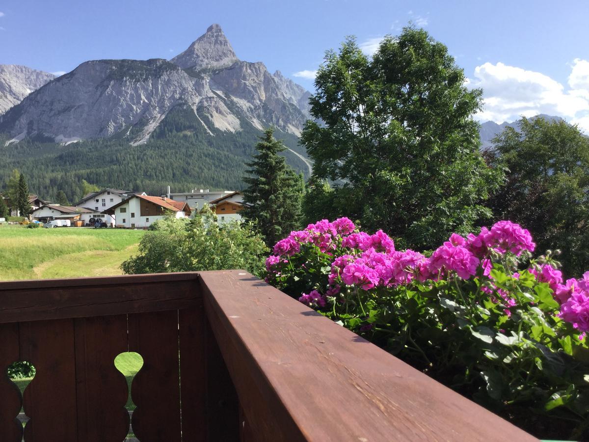 Haus Karl's Ruh Bed & Breakfast Ehrwald Bagian luar foto