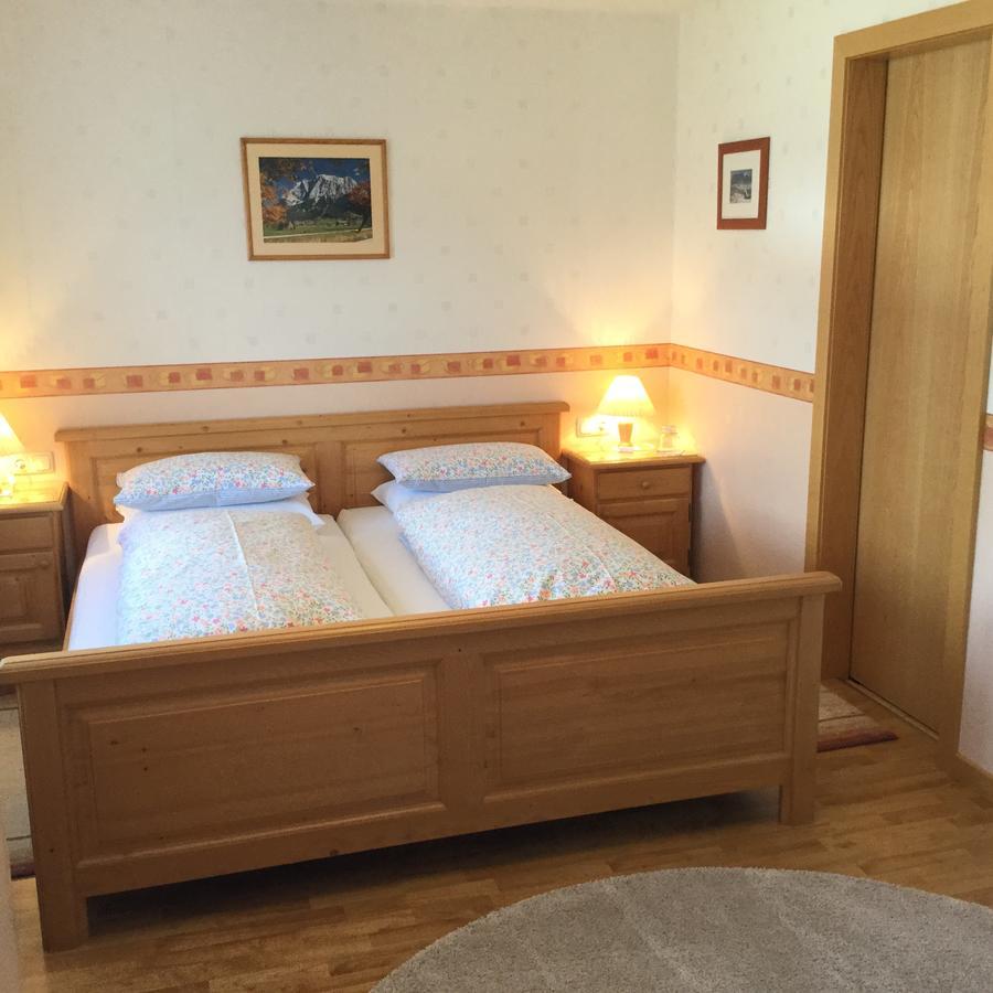 Haus Karl's Ruh Bed & Breakfast Ehrwald Bagian luar foto